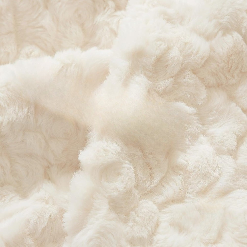 WERVITY Cozy Bliss Faux Fur Throw Blanket for Couch, Fuzzy Soft Plush Thick Warm Fluffy Reversible Wave Textured Blanket for Sofa Bedroom Living Room, 40 * 60 Inches Cream White